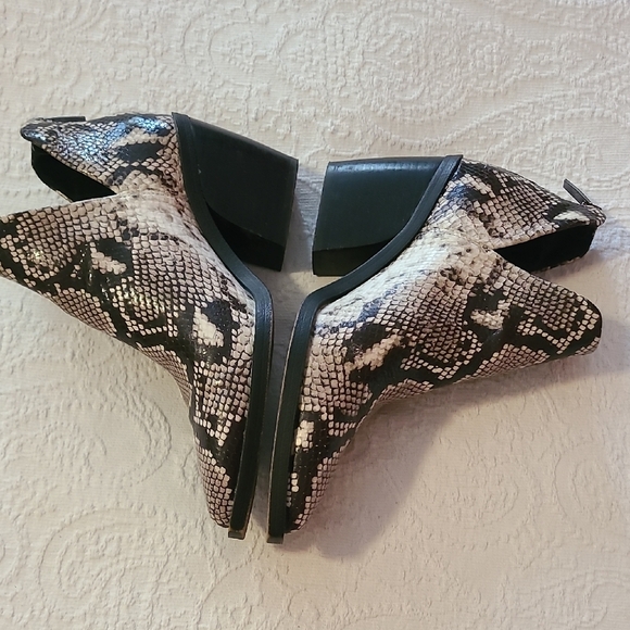 Vince Camuto Black and Cream Ankle Booties - Picture 3 of 7